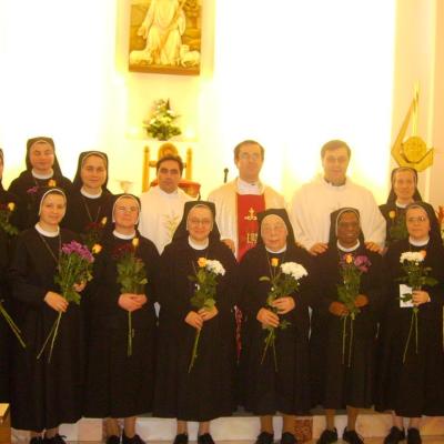 6 ianuarie: Iaşi: Reînnoirea voturilor a 12 surori din Congregaţia ”Fiicele Sfintei Maria a Divinei Providenţe”