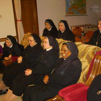 6 ianuarie: Iaşi: Reînnoirea voturilor a 12 surori din Congregaţia ”Fiicele Sfintei Maria a Divinei Providenţe”