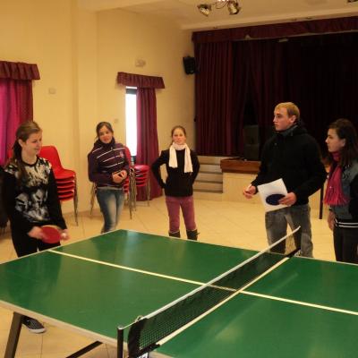 28 ianuarie: Bacău: Turneu de ping-pong şi programul "Micii artişti"