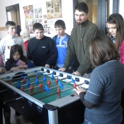 28 ianuarie: Bacău: Turneu de ping-pong şi programul "Micii artişti"