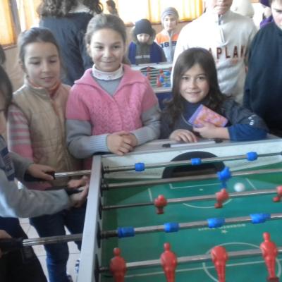 28 ianuarie: Bacău: Turneu de ping-pong şi programul "Micii artişti"