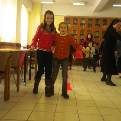 28 ianuarie: Bacău: Turneu de ping-pong şi programul "Micii artişti"