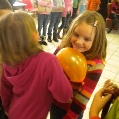 28 ianuarie: Bacău: Turneu de ping-pong şi programul "Micii artişti"