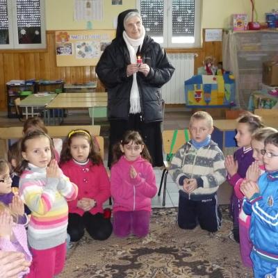 31 ianuarie: Oţeleni: Vizita superioarei generale a surorilor "Sfânta Doroteea"