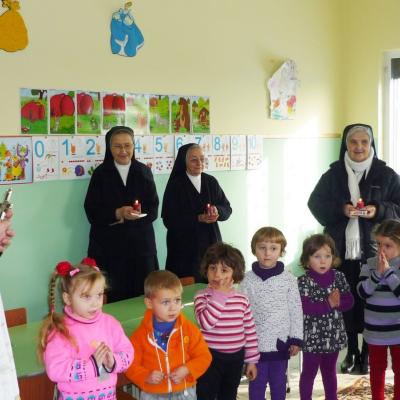 31 ianuarie: Oţeleni: Vizita superioarei generale a surorilor "Sfânta Doroteea"