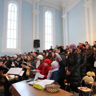 9-11 februarie: Tămăşeni: Peregrinatio Mariae, hramul secundar şi misiuni populare