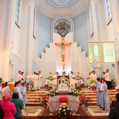 9-11 februarie: Tămăşeni: Peregrinatio Mariae, hramul secundar şi misiuni populare