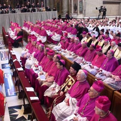 18-19 februarie: Roma: Cardinalul îmbrăcat cu tunică neagră