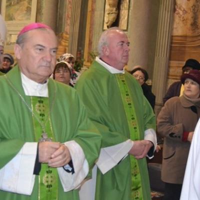 18-19 februarie: Roma: Cardinalul îmbrăcat cu tunică neagră