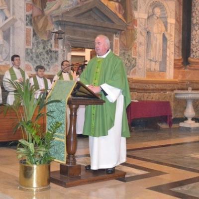 18-19 februarie: Roma: Cardinalul îmbrăcat cu tunică neagră