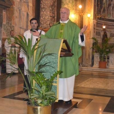 18-19 februarie: Roma: Cardinalul îmbrăcat cu tunică neagră