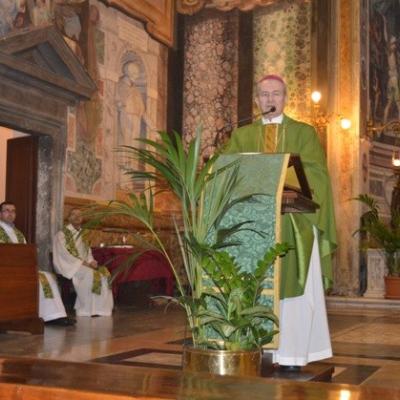 18-19 februarie: Roma: Cardinalul îmbrăcat cu tunică neagră