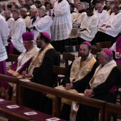 18-19 februarie: Roma: Cardinalul îmbrăcat cu tunică neagră
