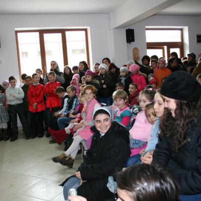 4 martie: Huşi: Ziua Mamei în Parohia "Sfântul Anton"