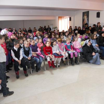 4 martie: Huşi: Ziua Mamei în Parohia "Sfântul Anton"