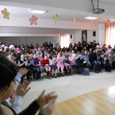 4 martie: Huşi: Ziua Mamei în Parohia "Sfântul Anton"