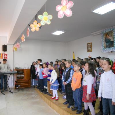 4 martie: Huşi: Ziua Mamei în Parohia "Sfântul Anton"