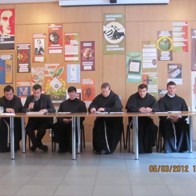 5 martie: Roman (ITRCF): Masa rotundă: "Aspecte filosofico-teologice: Credinţă şi raţiune. Familia"
