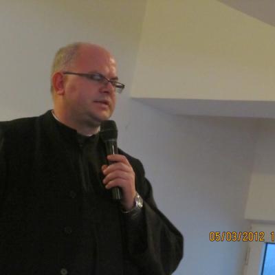 5 martie: Roman (ITRCF): Masa rotundă: "Aspecte filosofico-teologice: Credinţă şi raţiune. Familia"