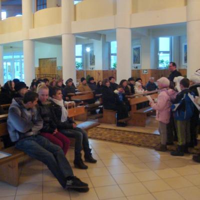 8 martie: Moineşti: Ziua Mamei