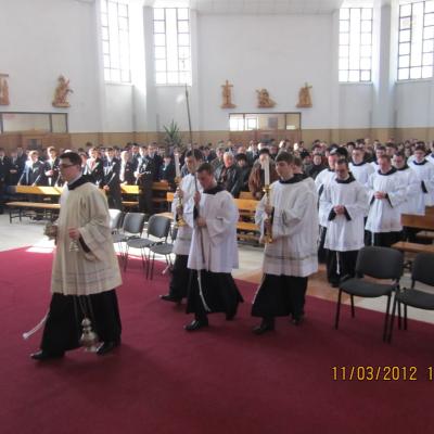 11 martie: Roman: Conferirea ministerului minor al acolitatului