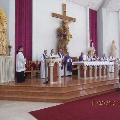 11 martie: Roman: Conferirea ministerului minor al acolitatului