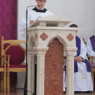 11 martie: Roman: Conferirea ministerului minor al acolitatului