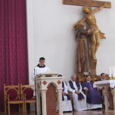 11 martie: Roman: Conferirea ministerului minor al acolitatului