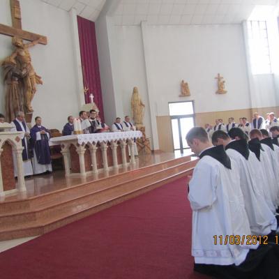 11 martie: Roman: Conferirea ministerului minor al acolitatului