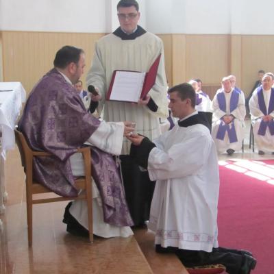 11 martie: Roman: Conferirea ministerului minor al acolitatului