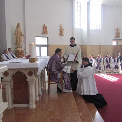 11 martie: Roman: Conferirea ministerului minor al acolitatului