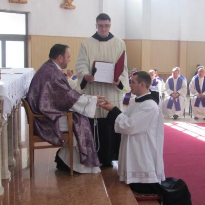 11 martie: Roman: Conferirea ministerului minor al acolitatului