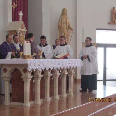 11 martie: Roman: Conferirea ministerului minor al acolitatului