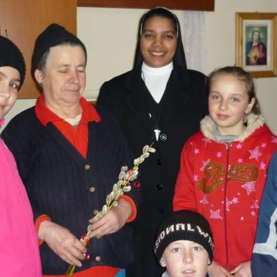 1 aprilie: Oţeleni: Duminica Floriilor