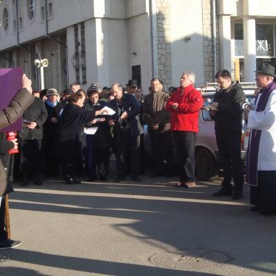 1 aprilie: Târgu Ocna: Procesiune la Calea Sfintei Cruci