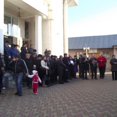1 aprilie: Târgu Ocna: Procesiune la Calea Sfintei Cruci