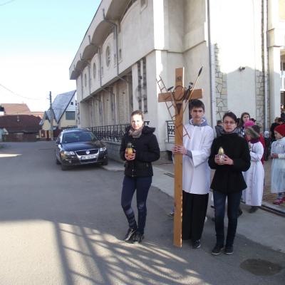 1 aprilie: Târgu Ocna: Procesiune la Calea Sfintei Cruci