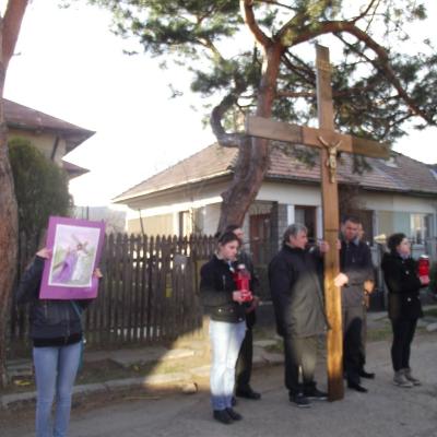 1 aprilie: Târgu Ocna: Procesiune la Calea Sfintei Cruci