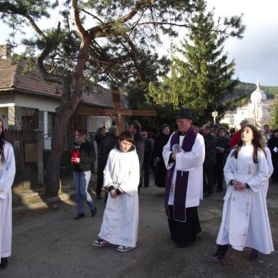 1 aprilie: Târgu Ocna: Procesiune la Calea Sfintei Cruci