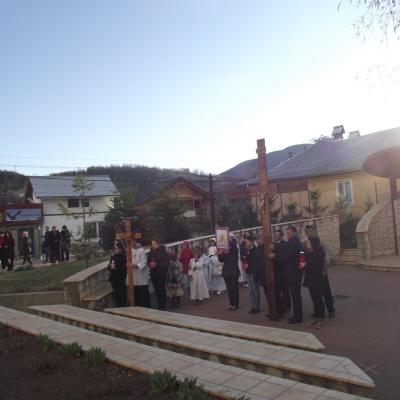 1 aprilie: Târgu Ocna: Procesiune la Calea Sfintei Cruci