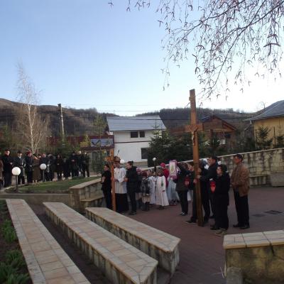 1 aprilie: Târgu Ocna: Procesiune la Calea Sfintei Cruci