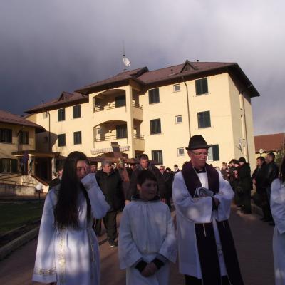 1 aprilie: Târgu Ocna: Procesiune la Calea Sfintei Cruci