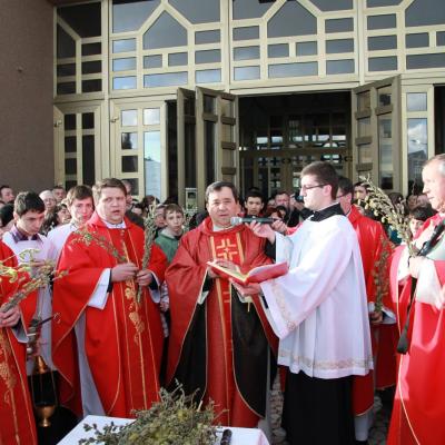 1 aprilie: Bacău: Procesiune de Florii pe străzile oraşului