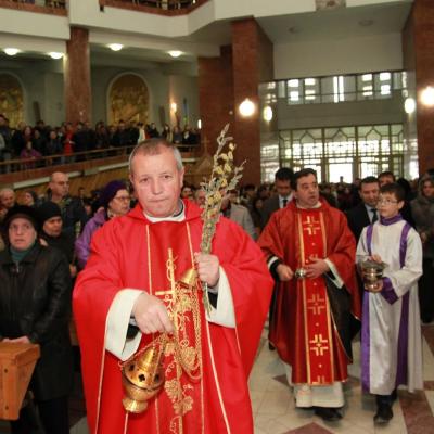1 aprilie: Bacău: Procesiune de Florii pe străzile oraşului