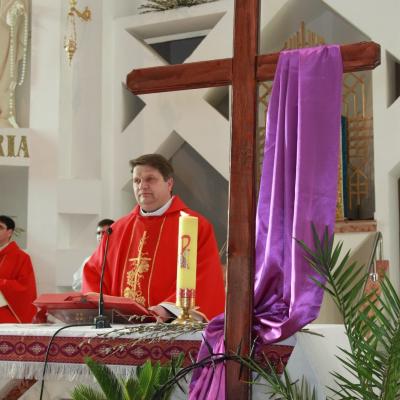 1 aprilie: Bacău: Procesiune de Florii pe străzile oraşului