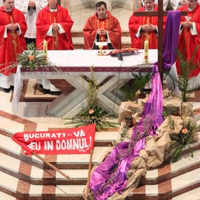 1 aprilie: Bacău: Procesiune de Florii pe străzile oraşului