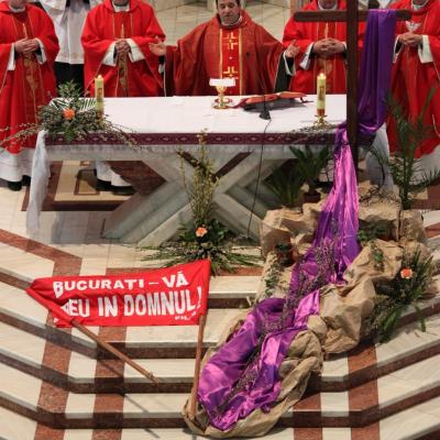 1 aprilie: Bacău: Procesiune de Florii pe străzile oraşului