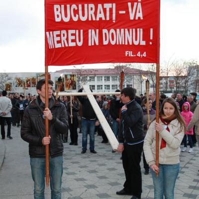 1 aprilie: Bacău: Procesiune de Florii pe străzile oraşului