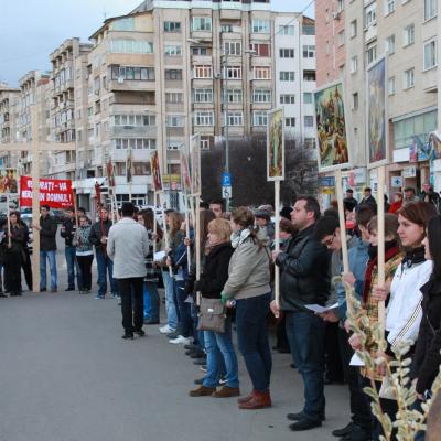 1 aprilie: Bacău: Procesiune de Florii pe străzile oraşului