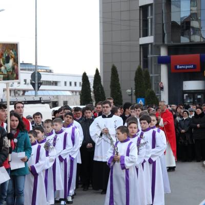 1 aprilie: Bacău: Procesiune de Florii pe străzile oraşului